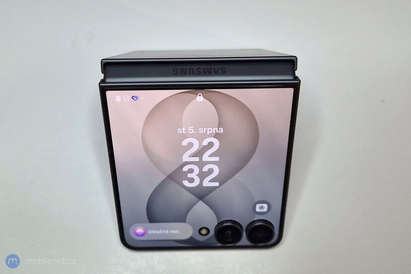 Samsung Galaxy Z Flip8