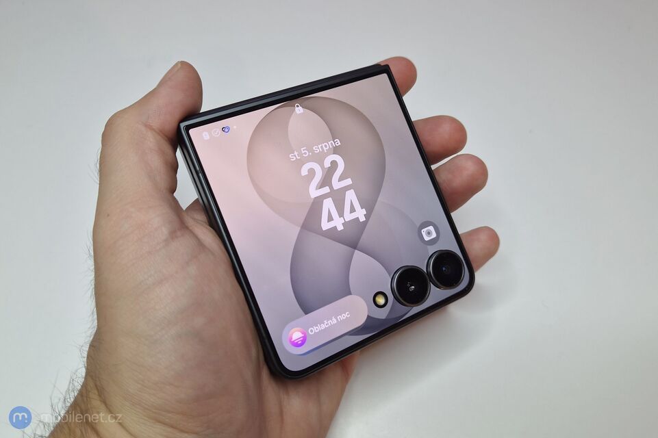 Samsung Galaxy Z Flip8