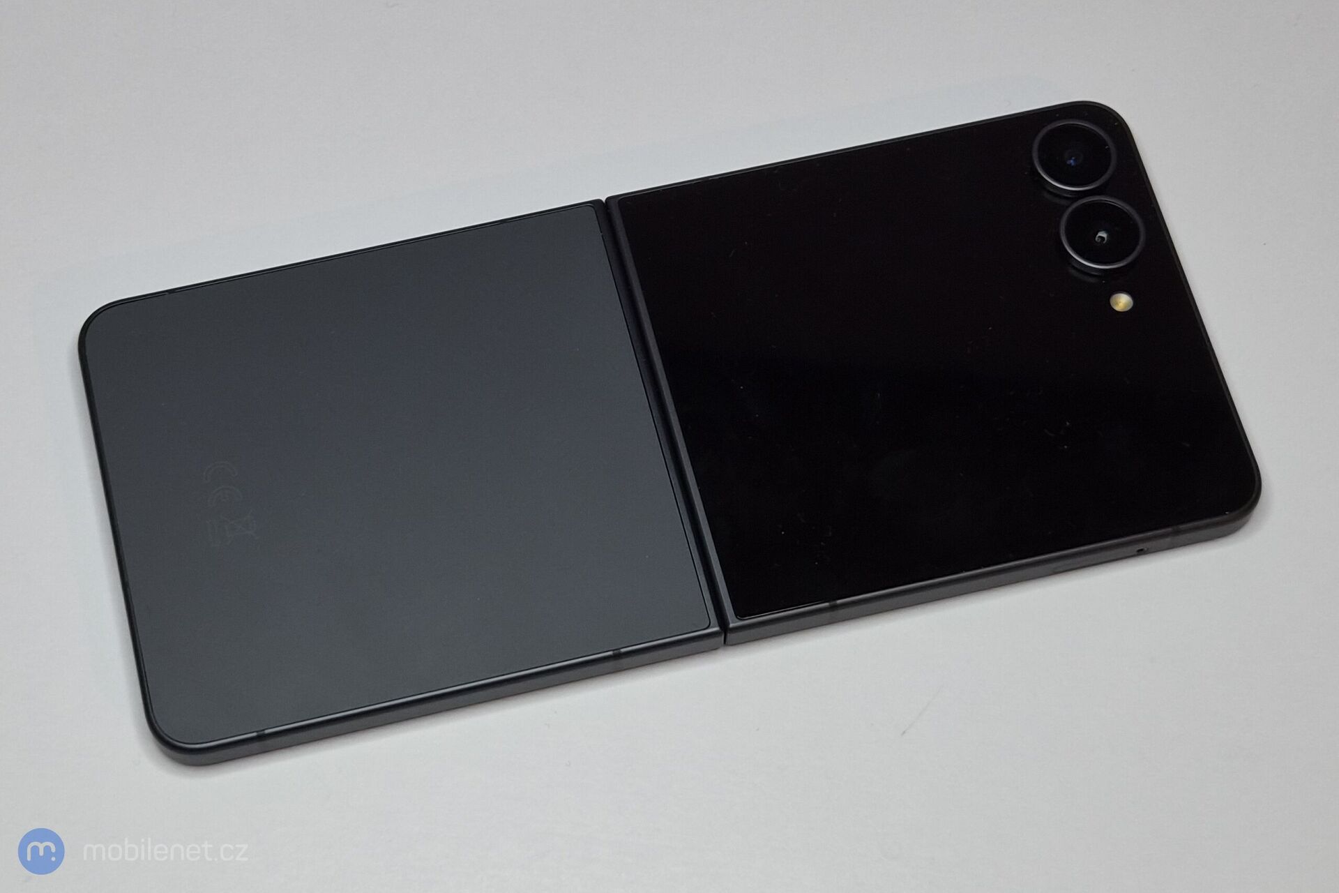 Samsung Galaxy Z Flip8