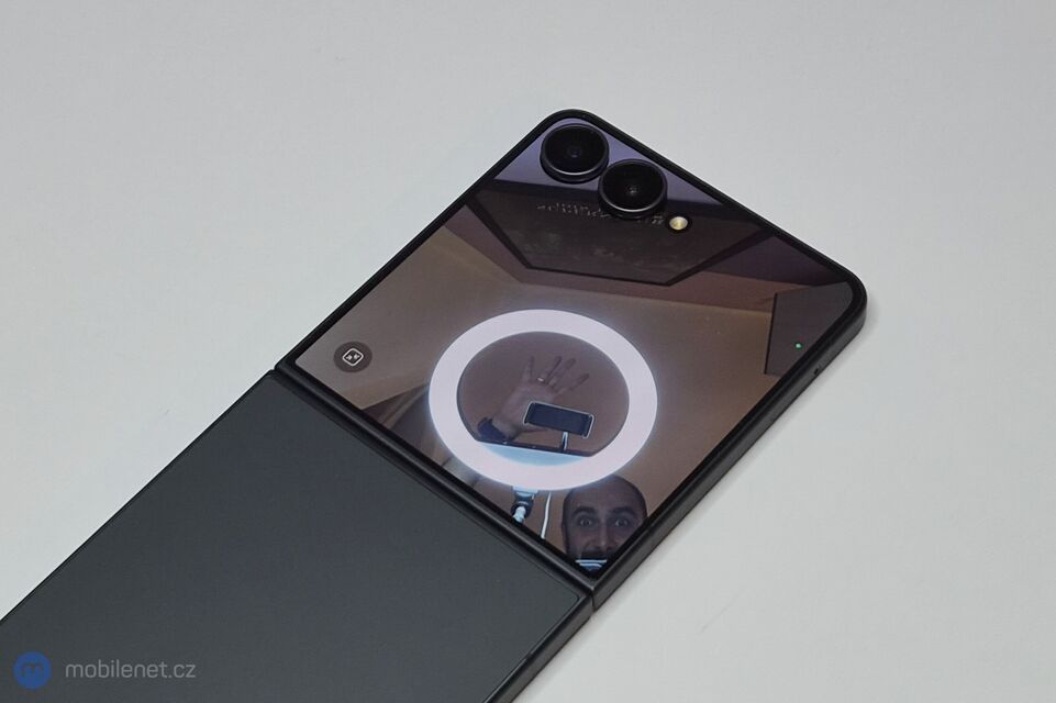 Samsung Galaxy Z Flip8