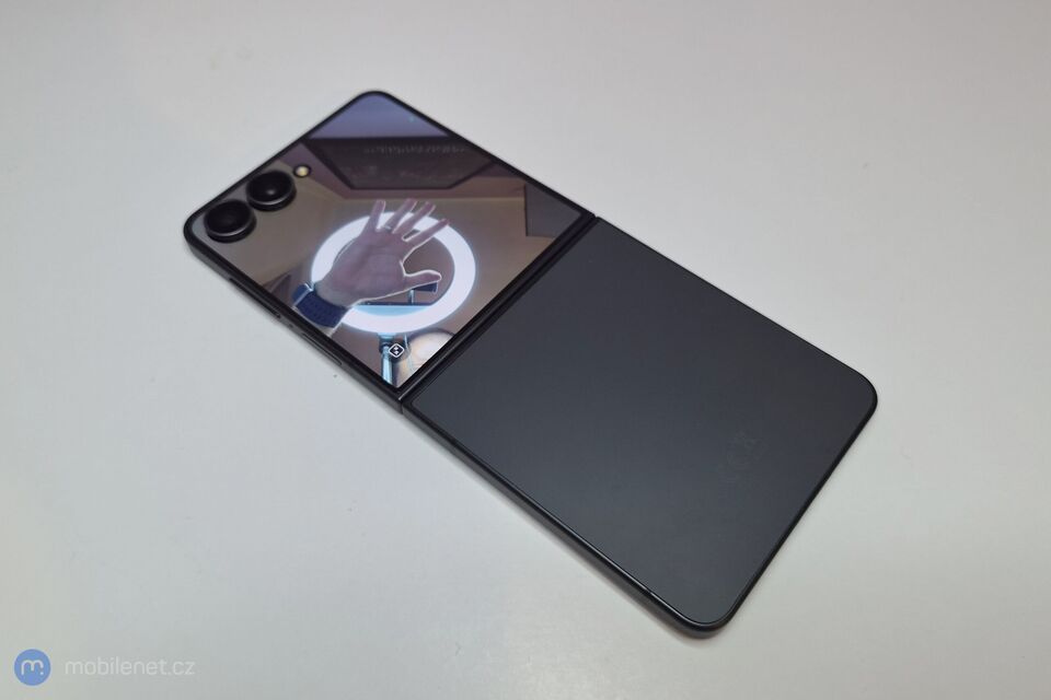 Samsung Galaxy Z Flip8