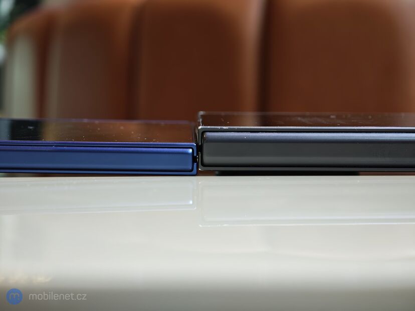 Samsung Galaxy Z Fold7 a porovnání tloušťky s Galaxy Z Fold6