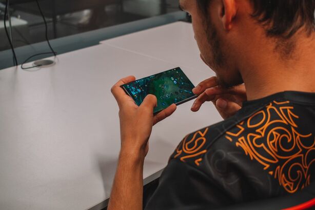 Samsung MČR Wild Rift