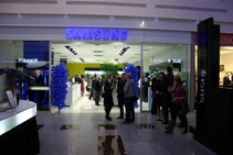 Samsung otevírá první prodejní Samsung Centrum v Brně