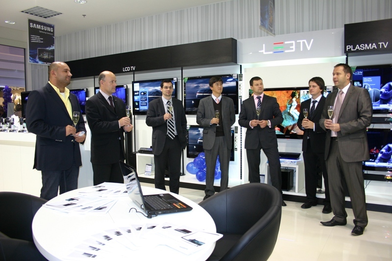 Samsung otevírá první prodejní Samsung Centrum v Brně