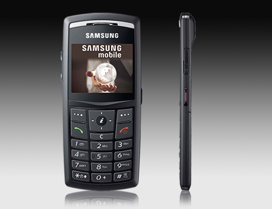 Samsung X820: nejtenčí telefon na světě máme v redakci!