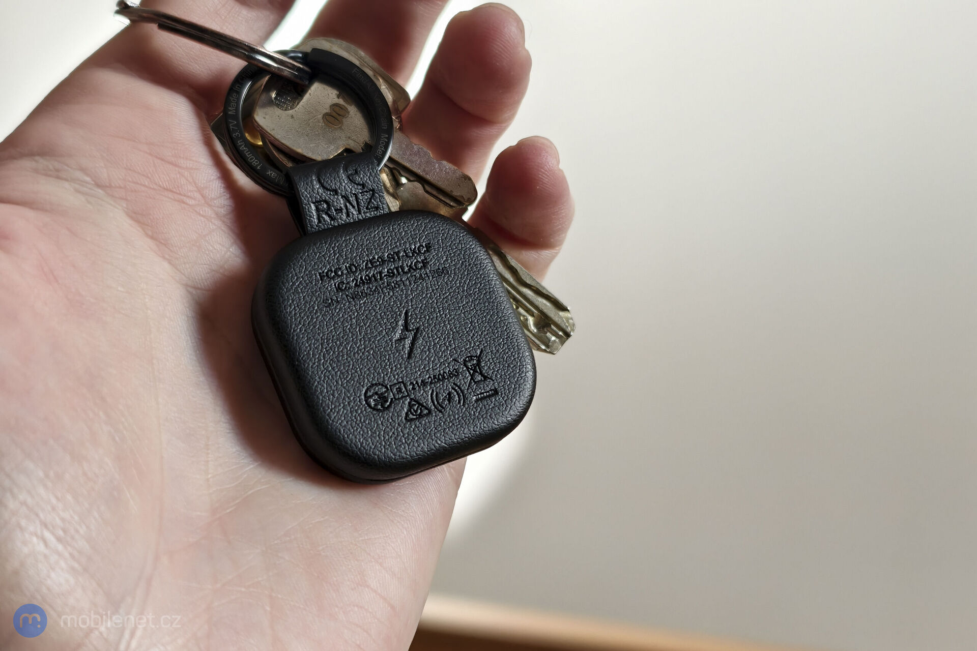 Satechi FindAll Keychain