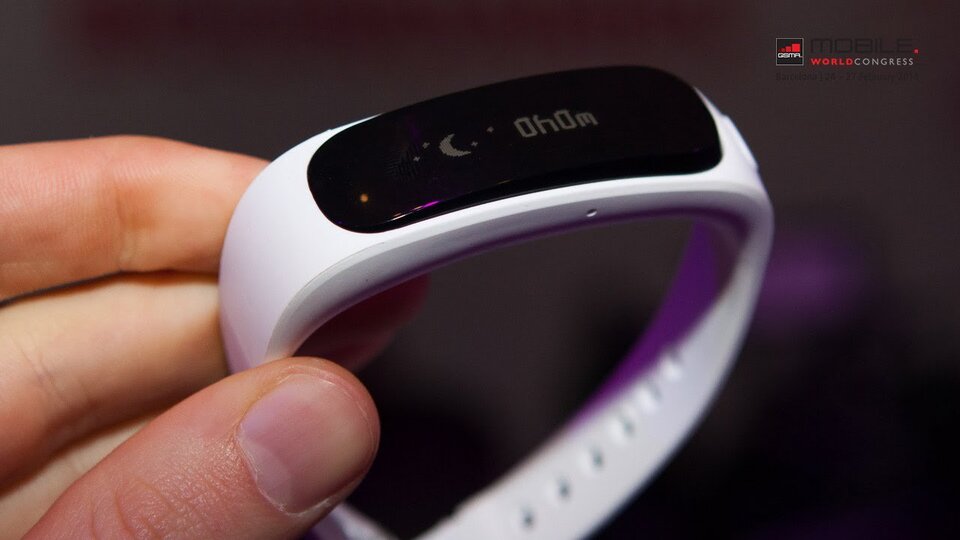 Huawei TalkBand B1 – první pohled z MWC 2014