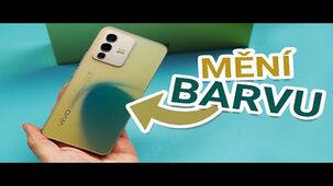 Telefon, který mění barvu? Vivo V23 na sluníčku zmodrá