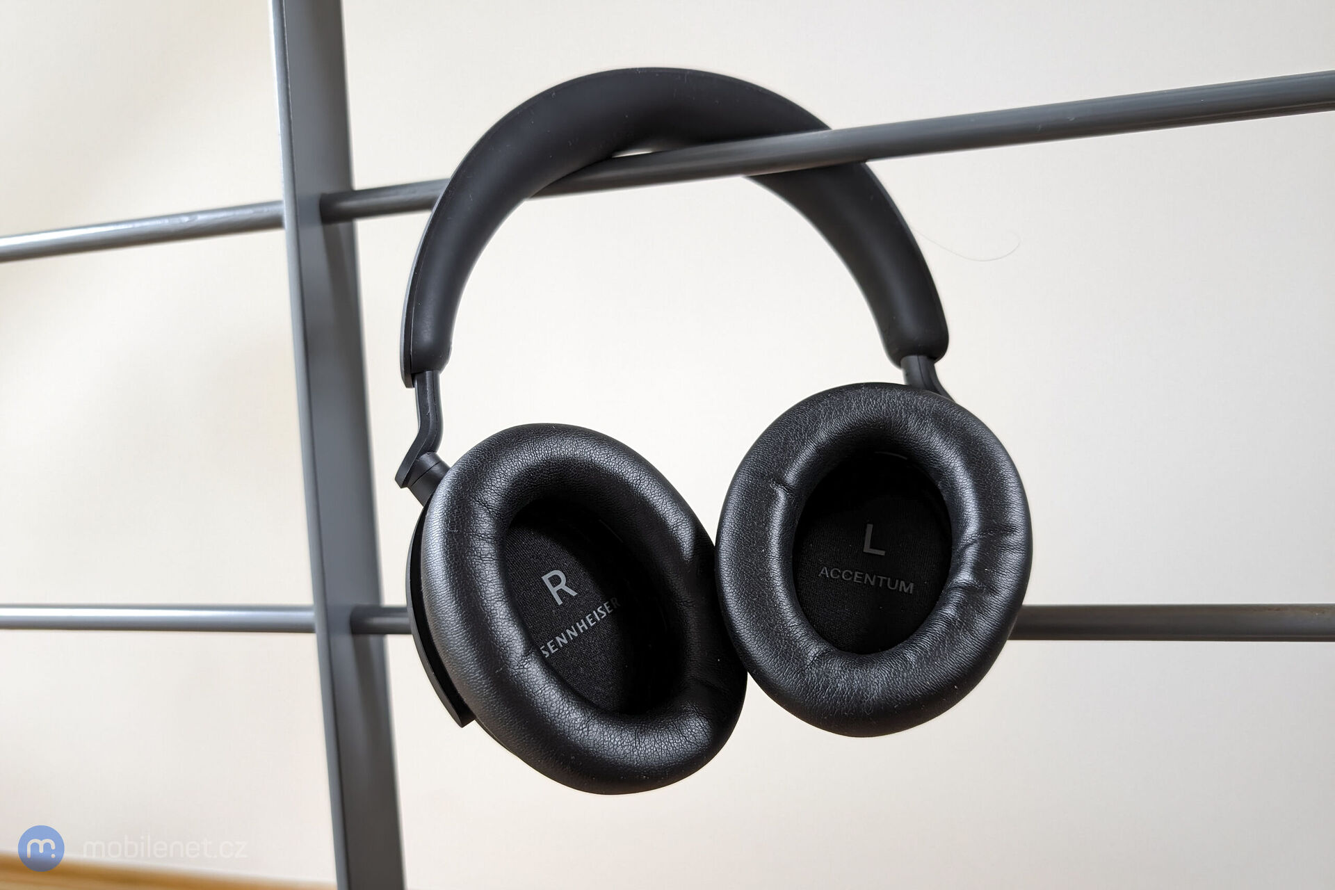 Sennheiser Accentum Wireless