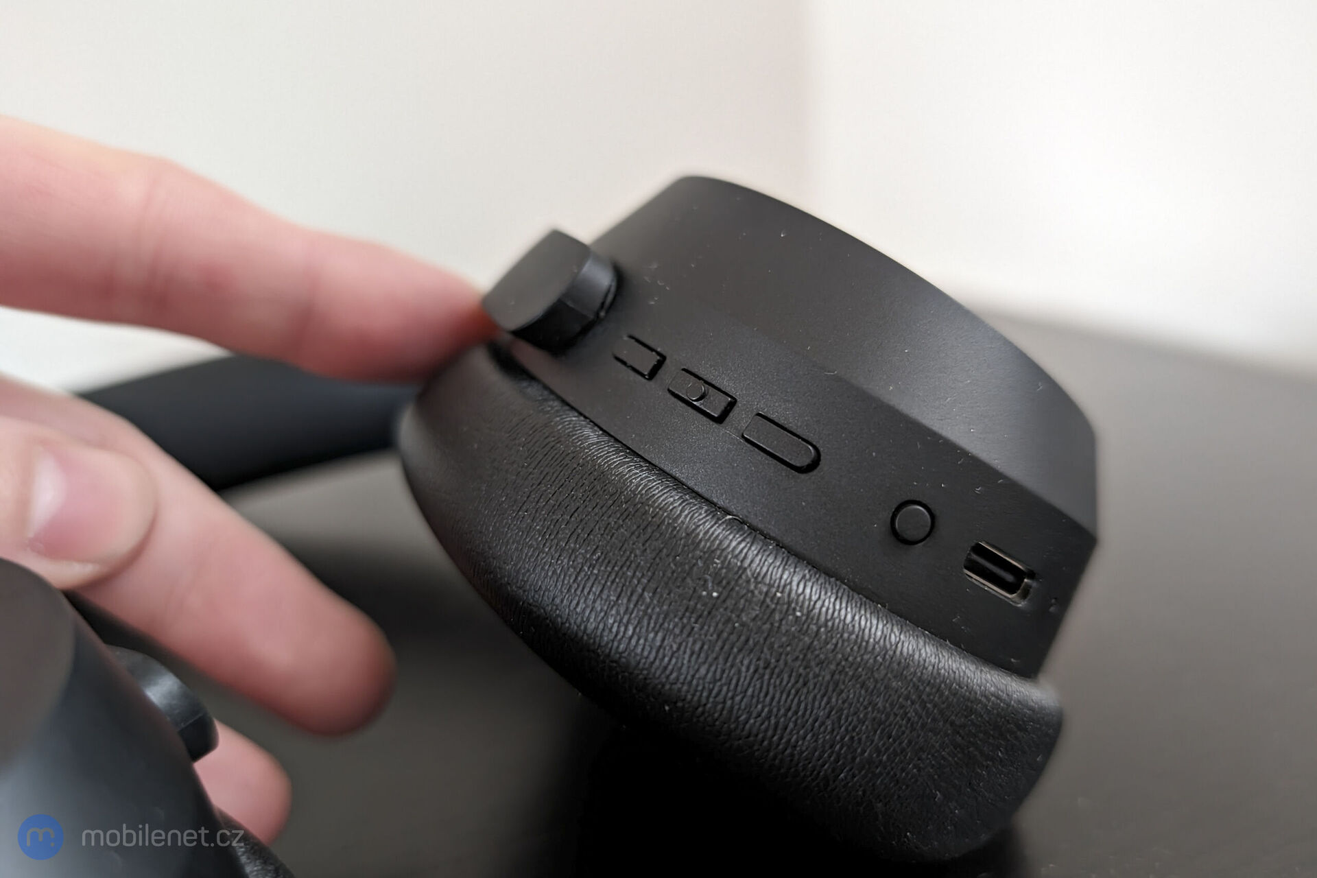 Sennheiser Accentum Wireless