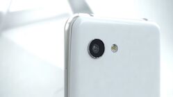 Sharp AQUOS R2 compact