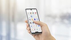 Sharp AQUOS R2 compact