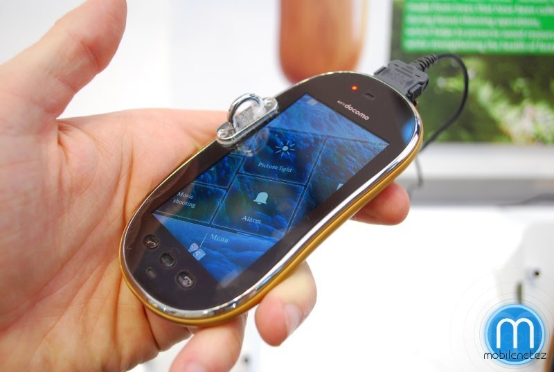 Sharp SH-08C TOUCHWOOD