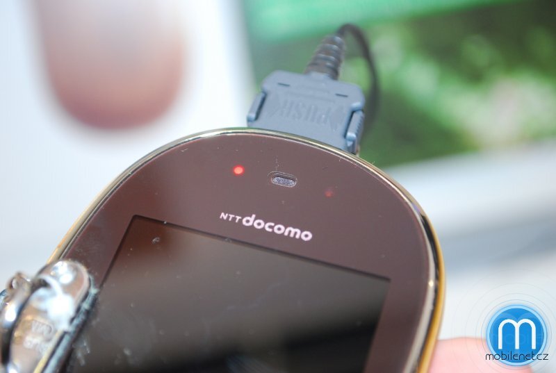 Sharp SH-08C TOUCHWOOD