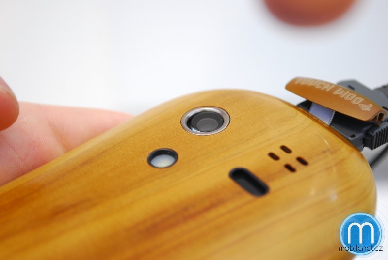 Sharp SH-08C TOUCHWOOD