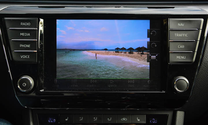 Škoda Superb infotainment