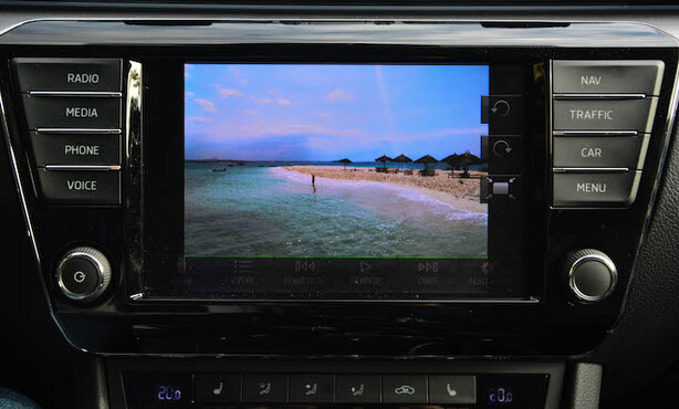 Škoda Superb infotainment