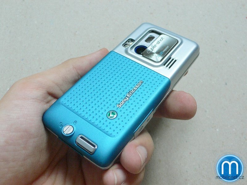Sony Ericsson C702
