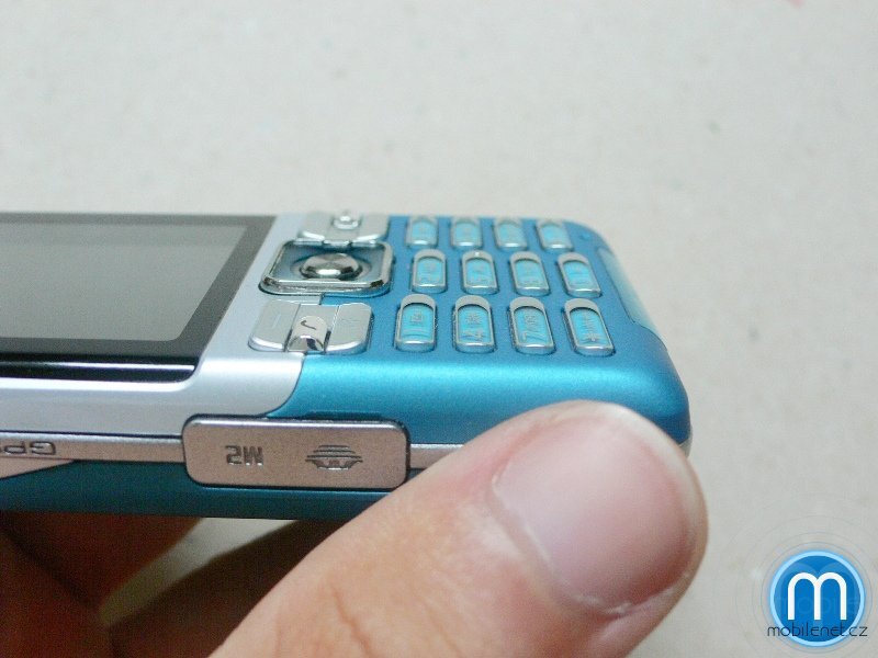Sony Ericsson C702