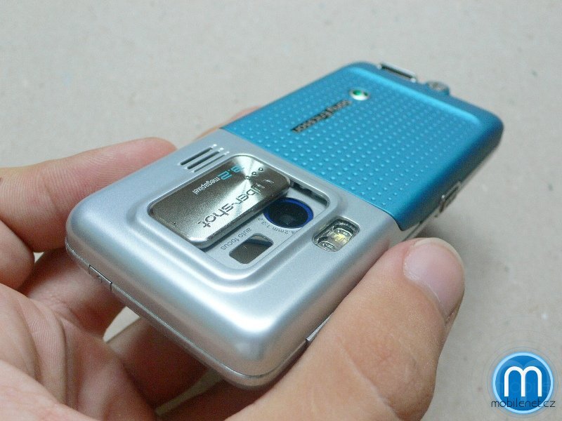 Sony Ericsson C702