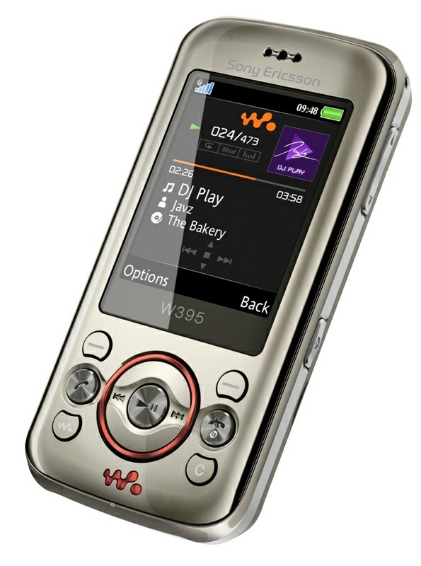 Sony Ericsson dopoledne představil model C903 a W395