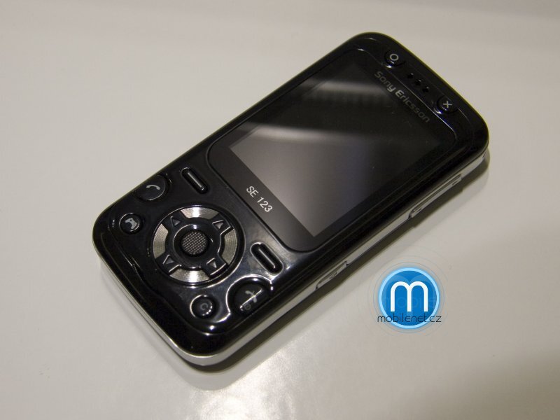 Sony Ericsson F305