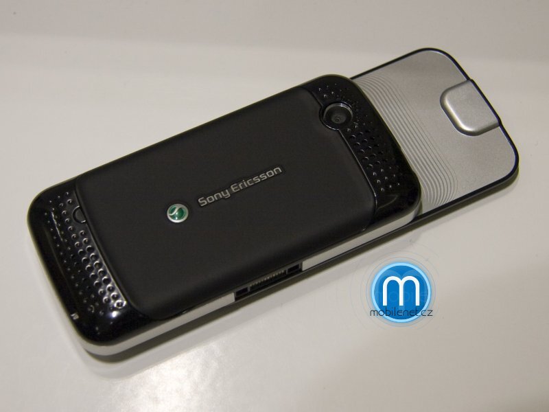 Sony Ericsson F305