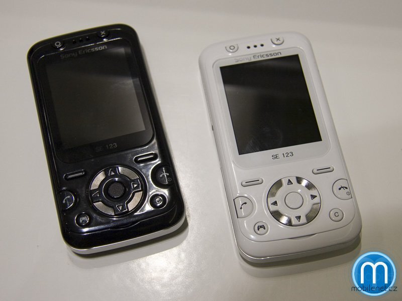 Sony Ericsson F305