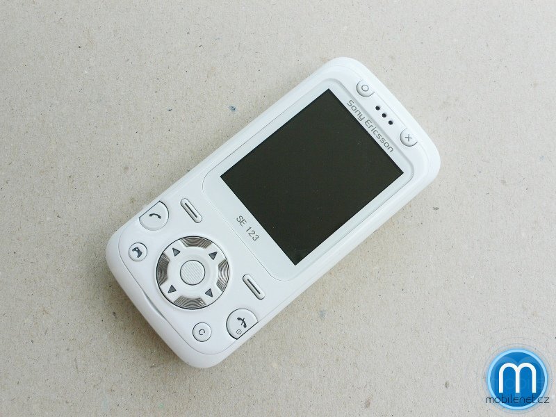 Sony Ericsson F305