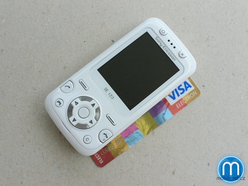 Sony Ericsson F305