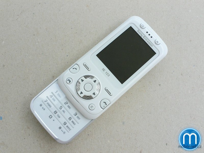 Sony Ericsson F305