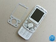 Sony Ericsson F305