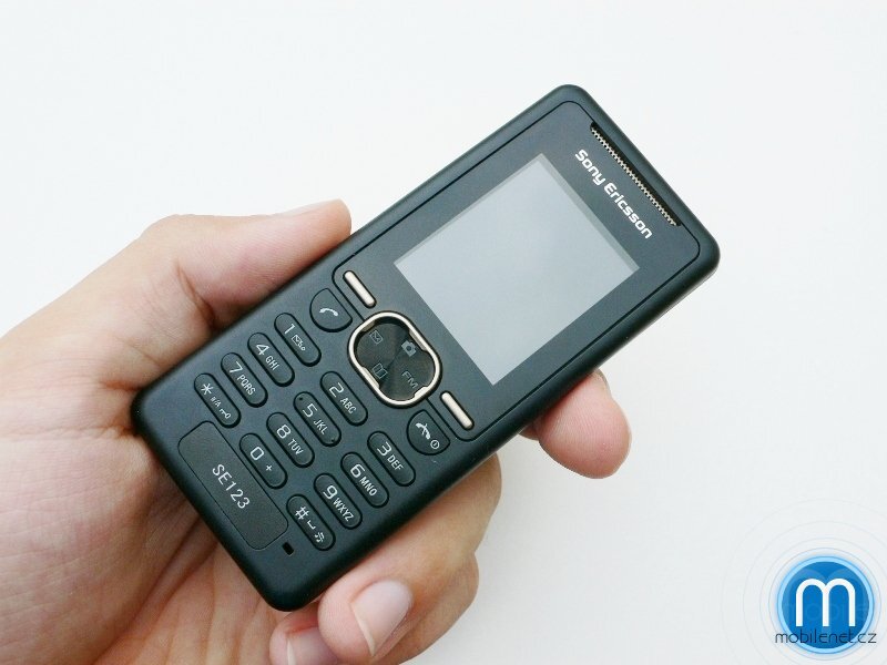 Sony Ericsson F305