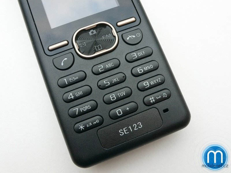 Sony Ericsson F305