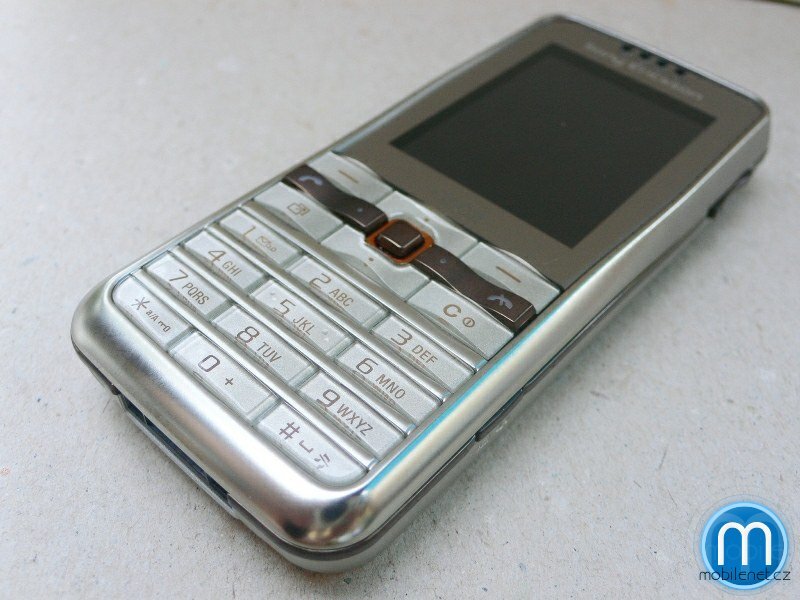 Sony Ericsson G502