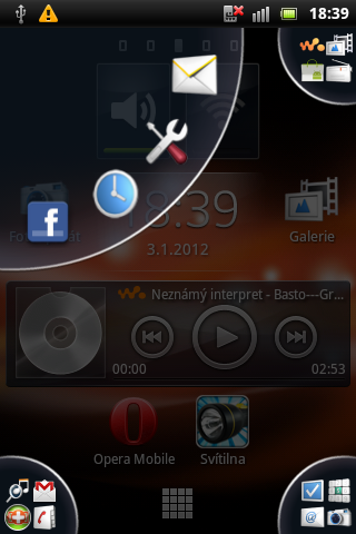 Sony Ericsson Live with Walkman - srcennshoty displeje