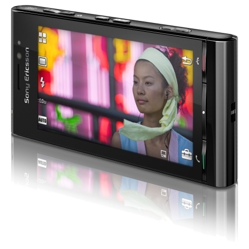 Sony Ericsson představil tři špičkové telefony: Aino, Satio a Yari