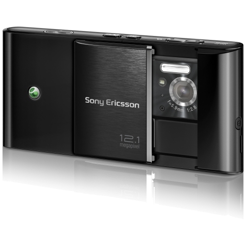 Sony Ericsson představil tři špičkové telefony: Aino, Satio a Yari