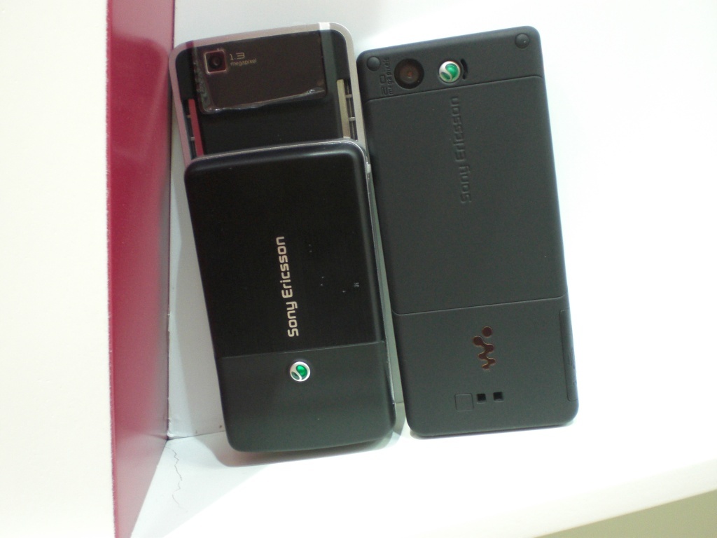 Sony Ericsson T303