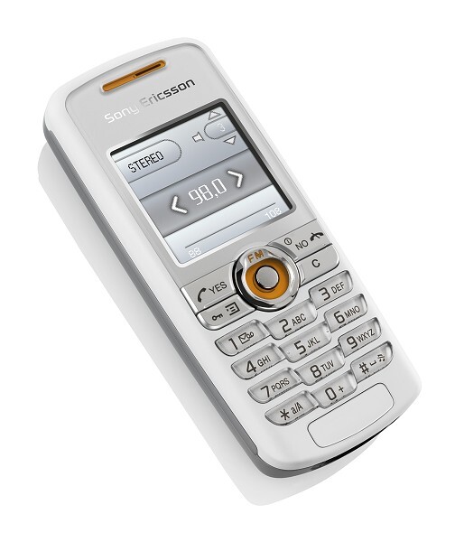 Sony Ericsson: tři nové low-endy (J220i, J230i, Z300i)