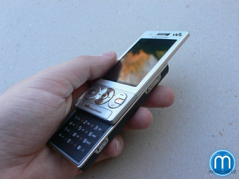 Sony Ericsson W705