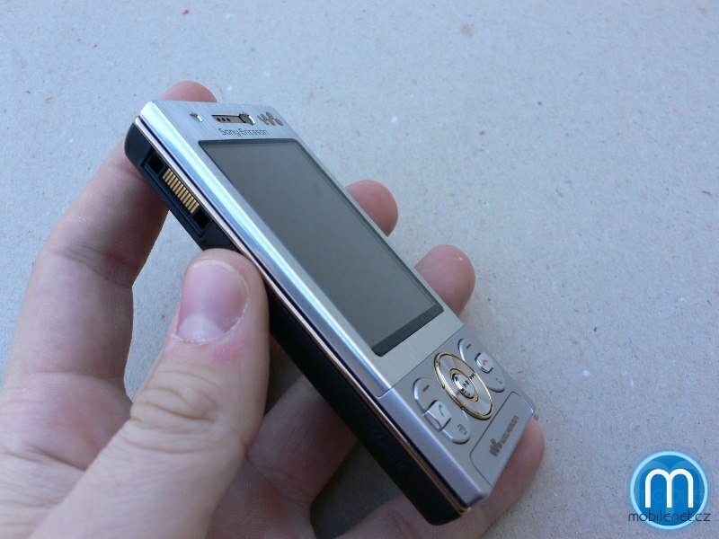 Sony Ericsson W705