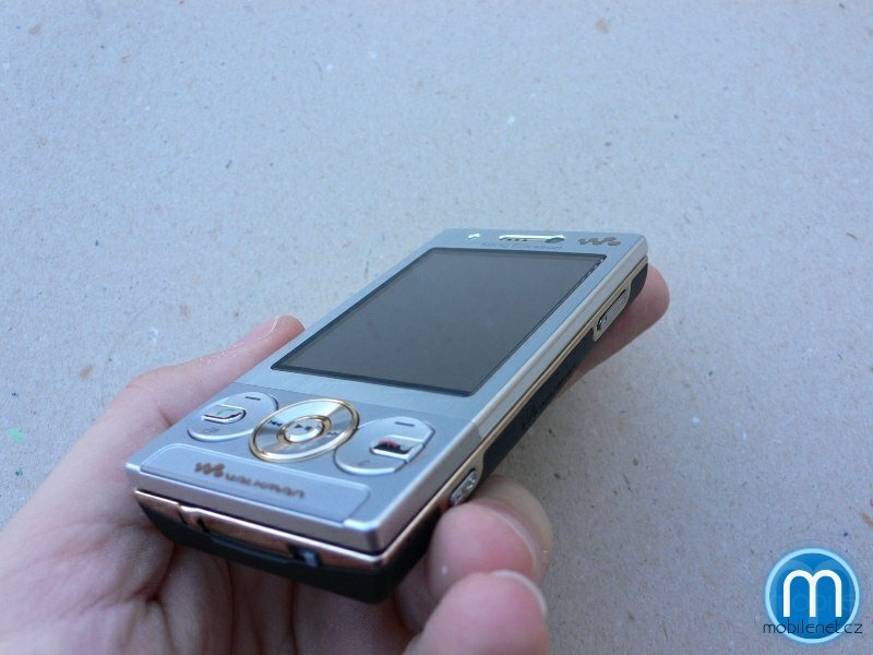 Sony Ericsson W705