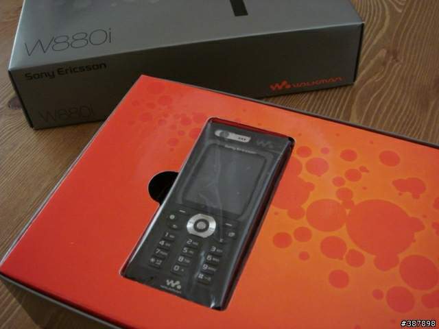 Sony Ericsson W880i