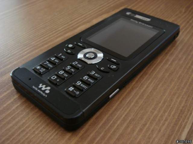 Sony Ericsson W880i