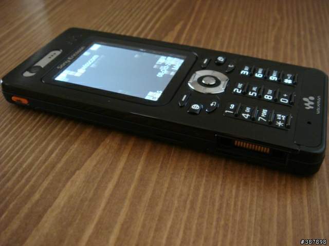Sony Ericsson W880i