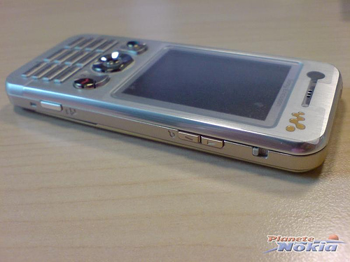 Sony Ericsson W890i