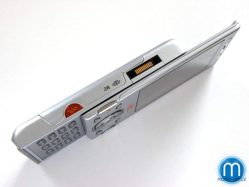Sony Ericsson W995