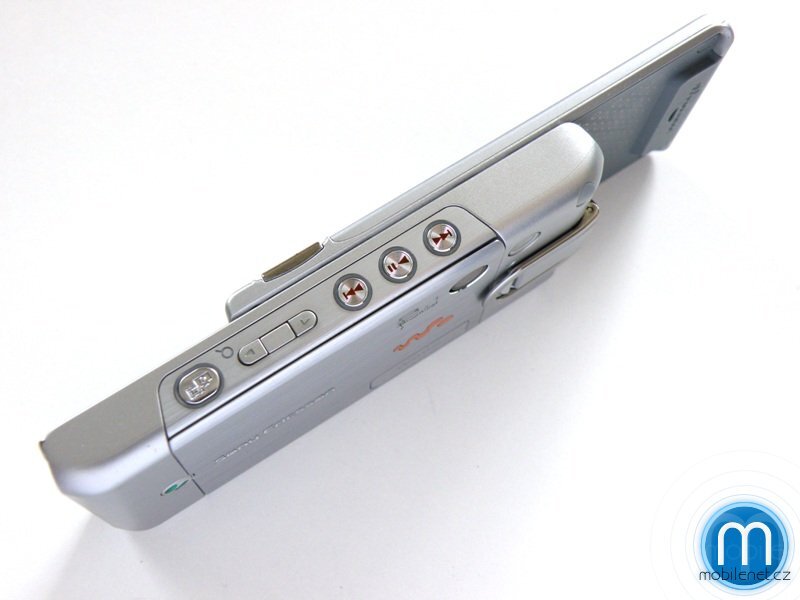 Sony Ericsson W995